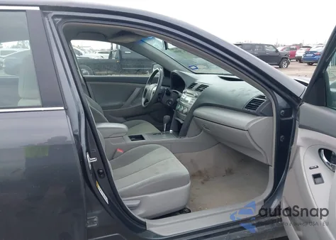 2009 Toyota Camry Le z USA, uszkodzony, nr VIN 4T1BE46K79U271665